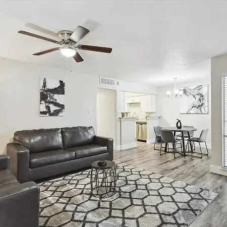 2Br 2Ba Oasis Near Cowboys Stadium & 6 Flags